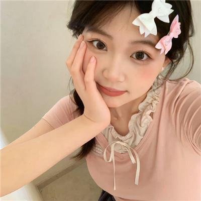 见卿卿 海报